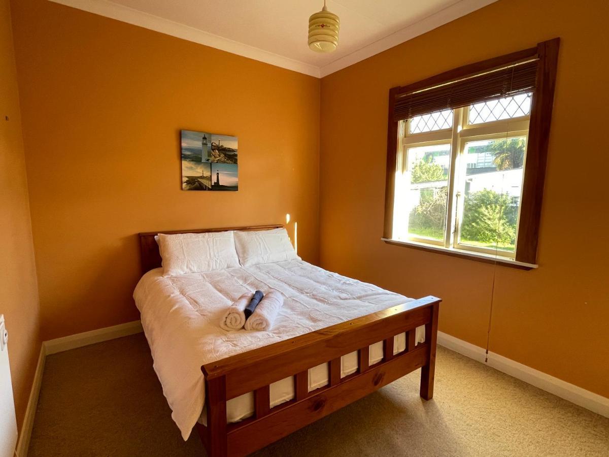 No Party Allowed, Peaceful, Spacious, Central Petone, Free Unlimited Fibre Wi-Fi & Free Parking Villa Lower Hutt Exteriör bild